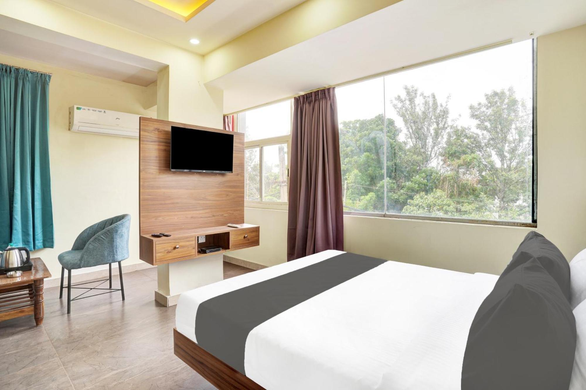 Hotel O Gayathri Metro Deluxe Bangalore Exterior foto