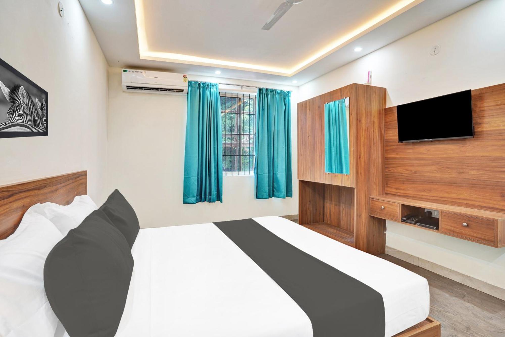 Hotel O Gayathri Metro Deluxe Bangalore Exterior foto