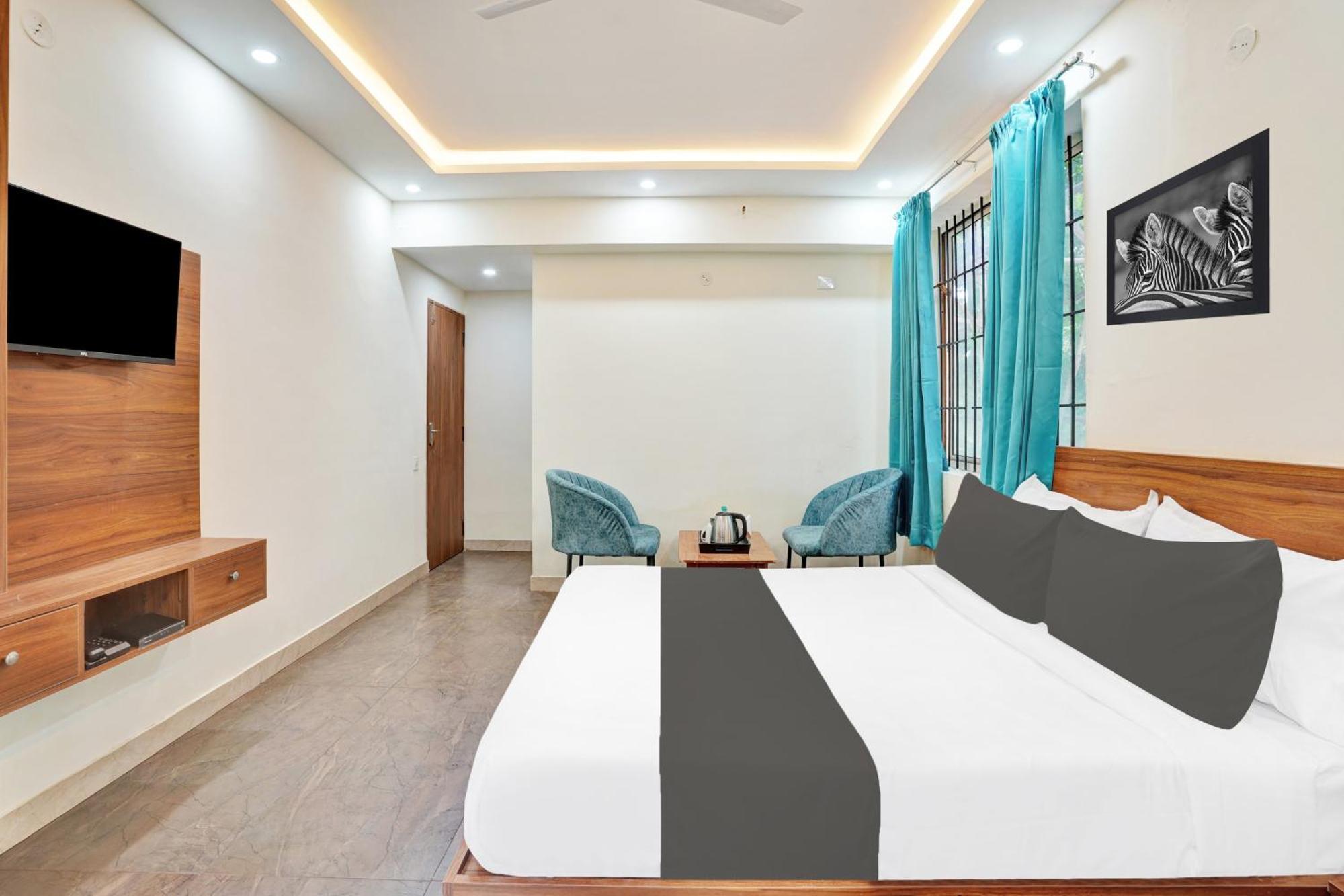 Hotel O Gayathri Metro Deluxe Bangalore Exterior foto