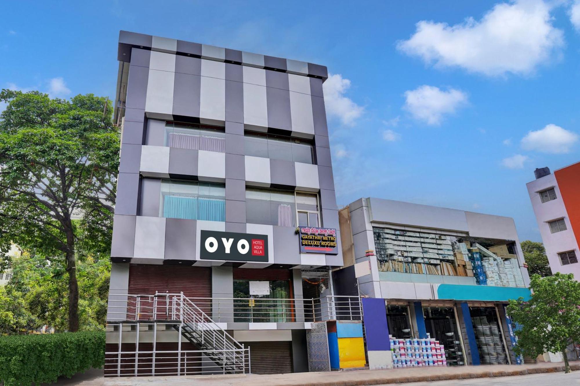 Hotel O Gayathri Metro Deluxe Bangalore Exterior foto